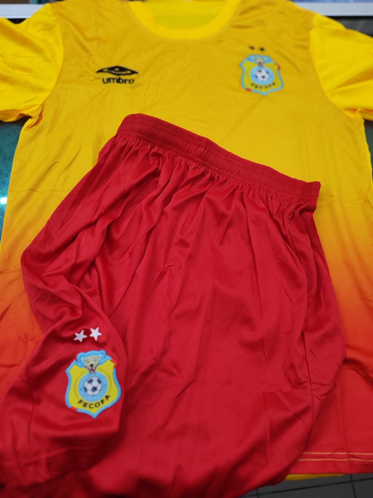 Ensemble maillot/short RDC jaune et rouge
